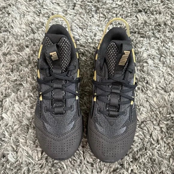 Puma Women's Ultra Triller Cross Trainer in Jacquard Black-Metallic Gold, 7 - Picture 5 of 7
